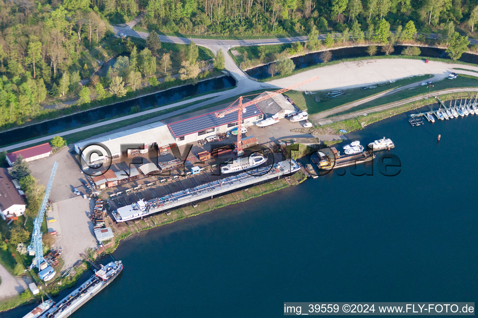 Vue aérienne de Locaux du chantier naval Karcher GmbH à le quartier Freistett in Rheinau dans le département Bade-Wurtemberg, Allemagne