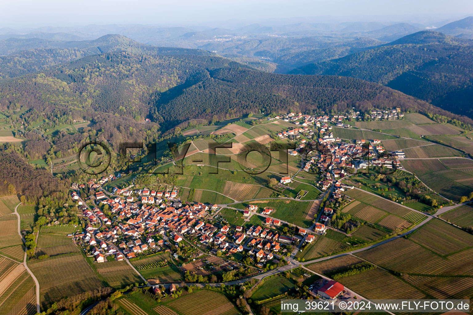 Quartier Gleishorbach in Gleiszellen-Gleishorbach dans le département Rhénanie-Palatinat, Allemagne hors des airs