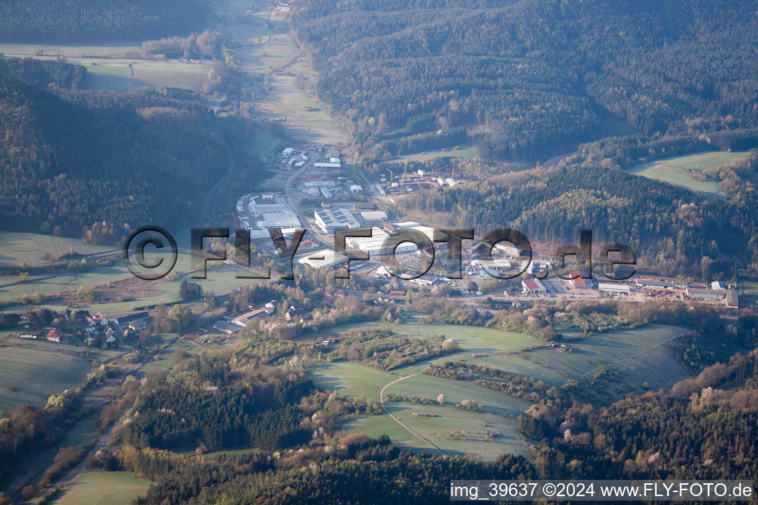 Dahn dans le département Rhénanie-Palatinat, Allemagne vue du ciel