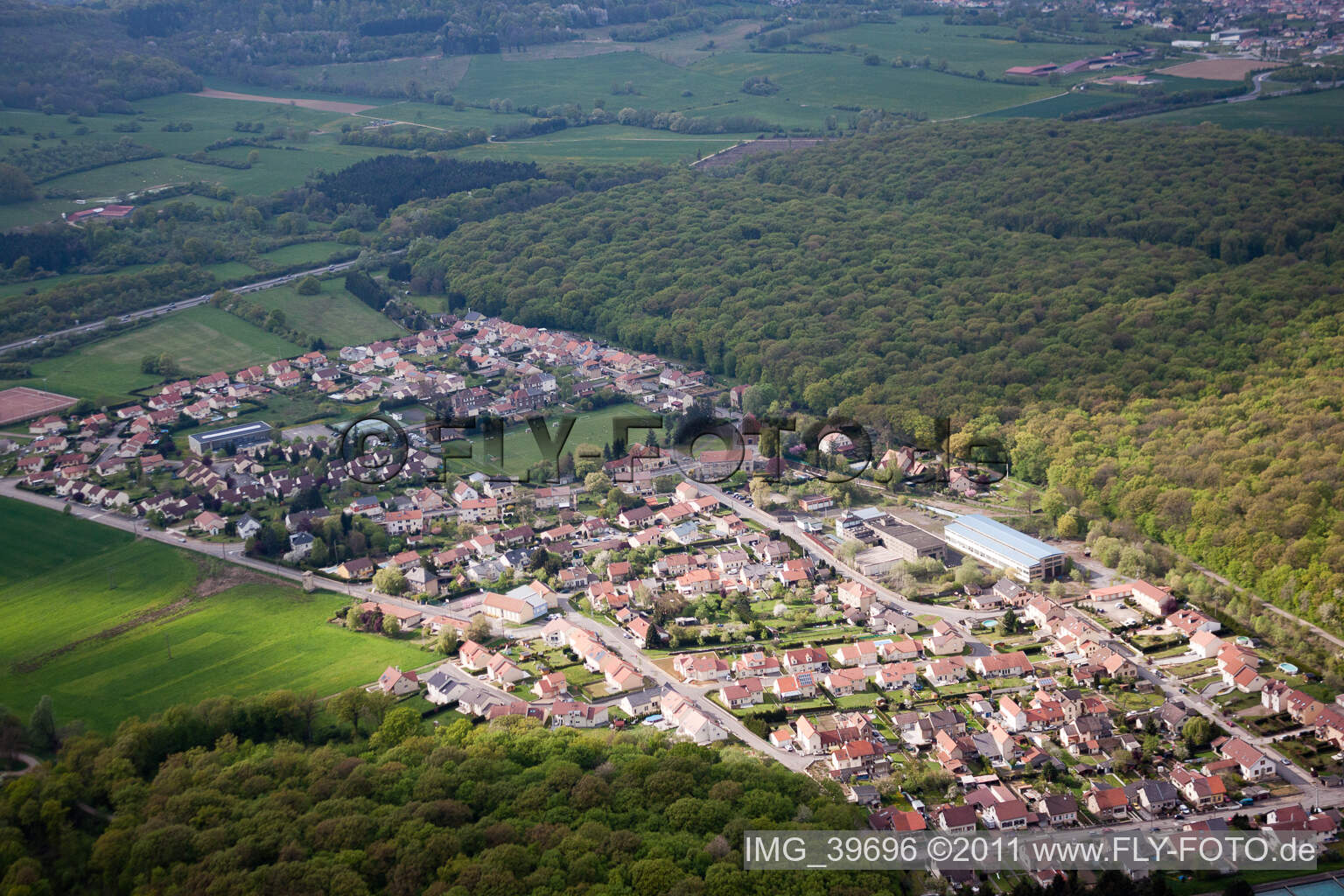 Vue aérienne de Entrange dans le département Moselle, France