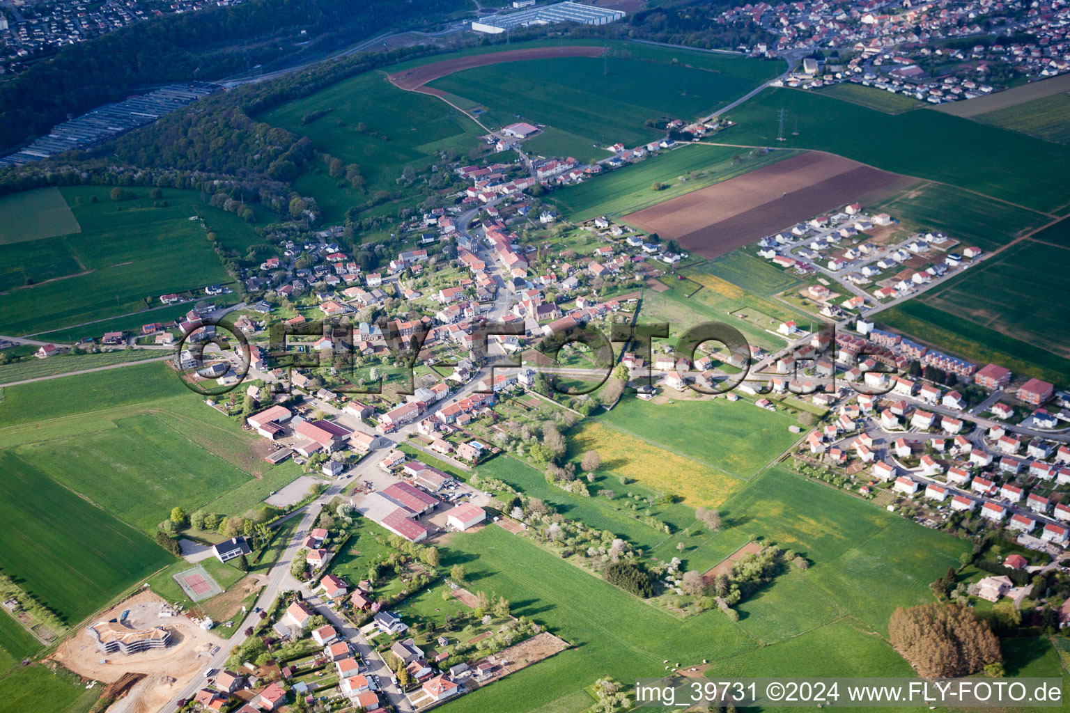 Vue aérienne de Cutry dans le département Meurthe et Moselle, France