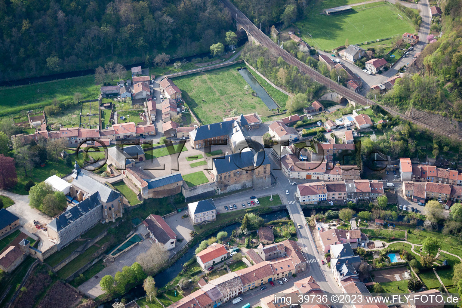 Vue aérienne de Cons-la-Grandville dans le département Meurthe et Moselle, France