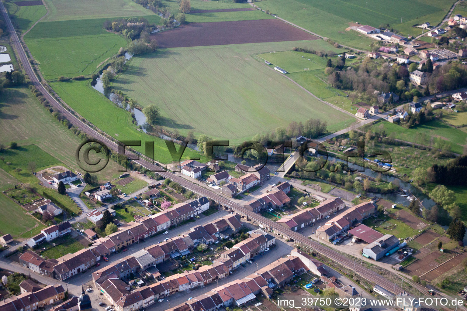 Vue aérienne de Charency-Vezin dans le département Meurthe et Moselle, France