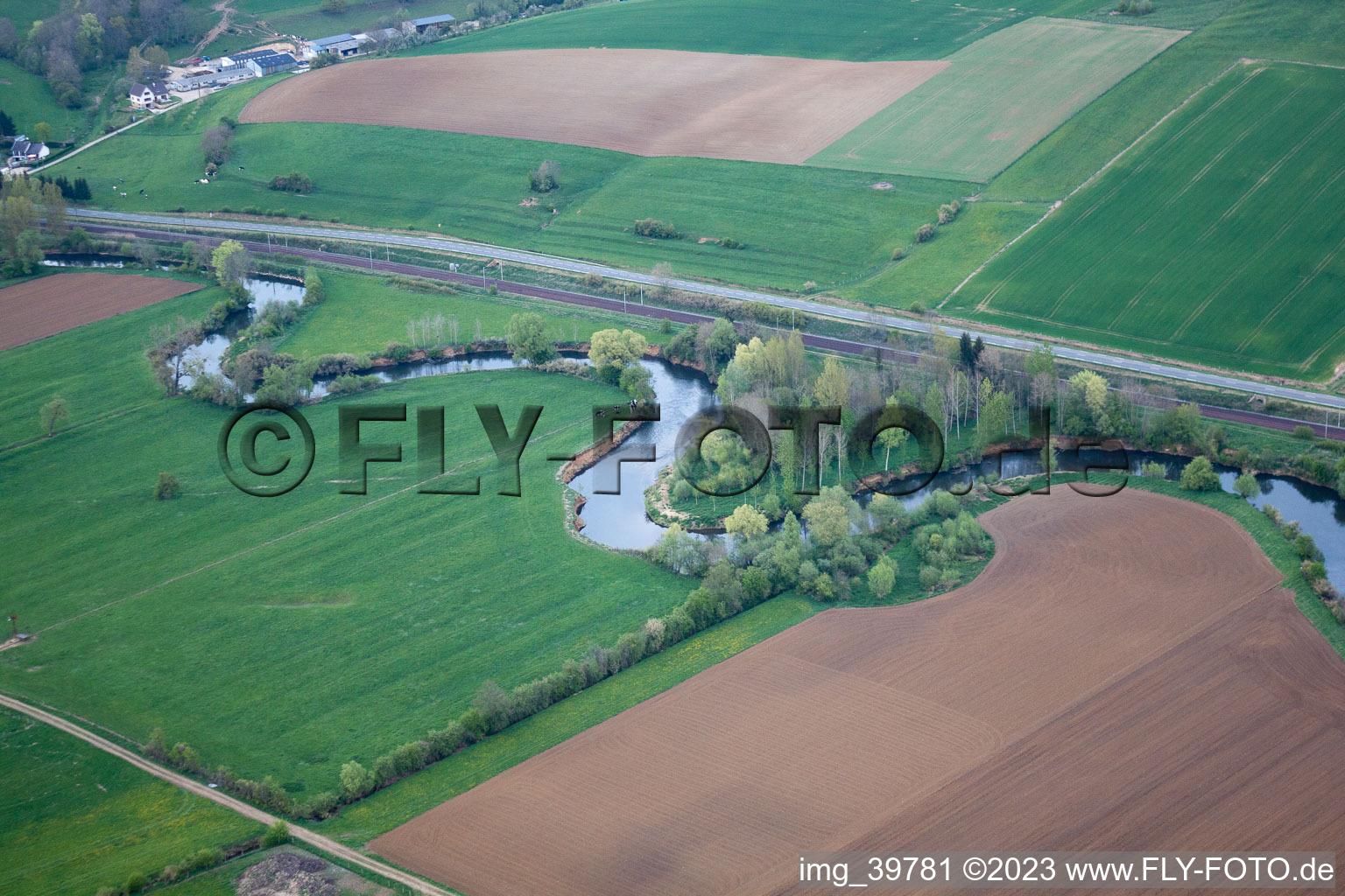 Photographie aérienne de Fromy dans le département Ardennes, France