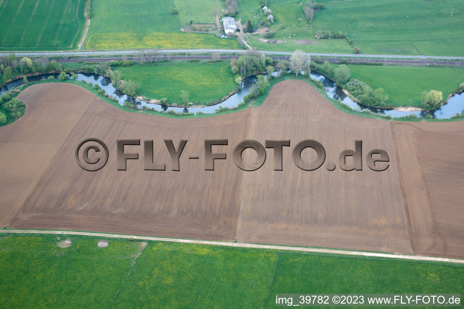 Vue aérienne de Villy dans le département Ardennes, France