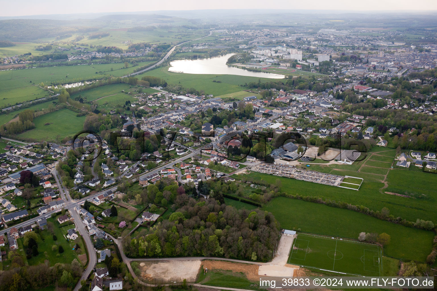 Vue aérienne de Balan dans le département Ardennes, France