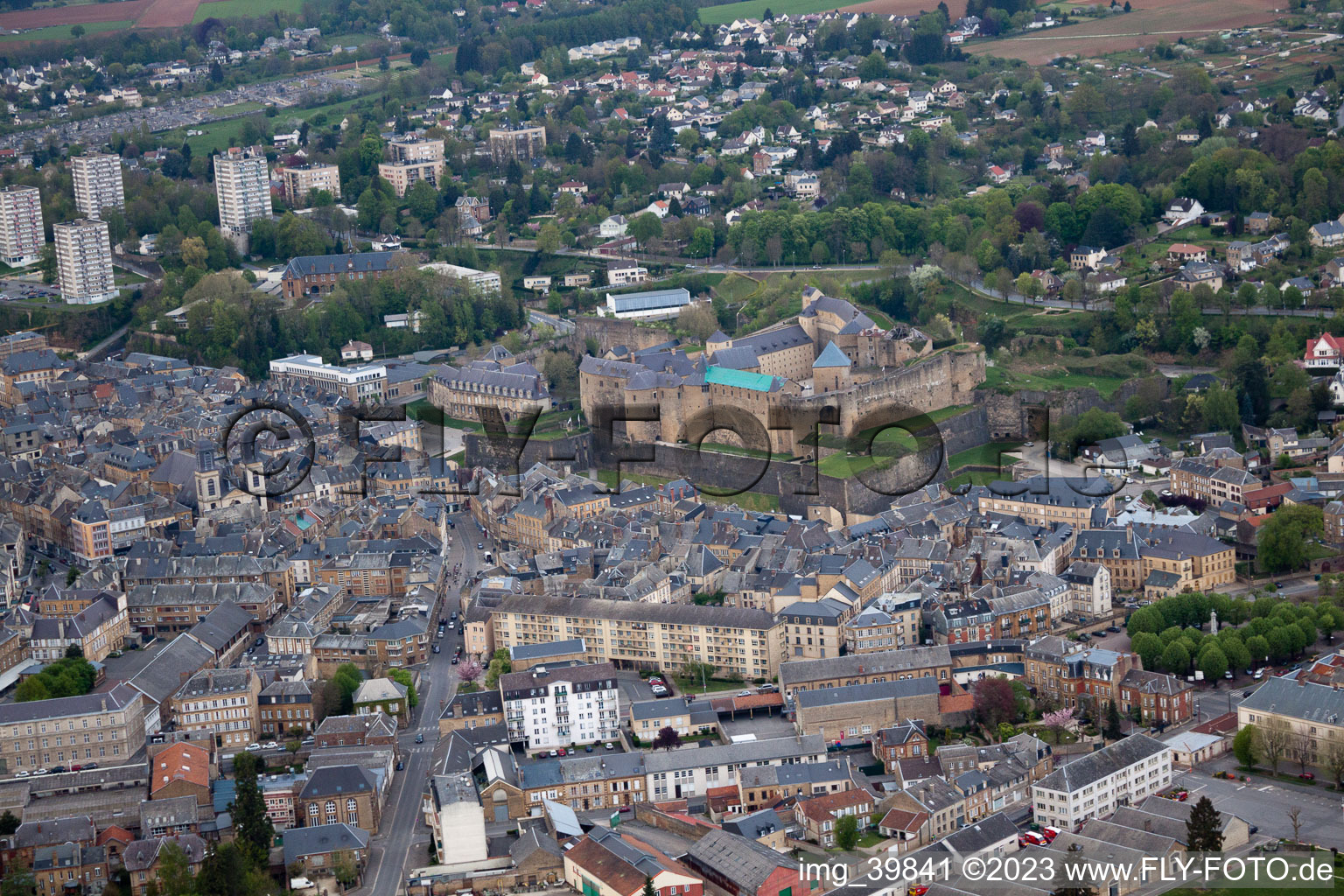 Photographie aérienne de Sedan dans le département Ardennes, France