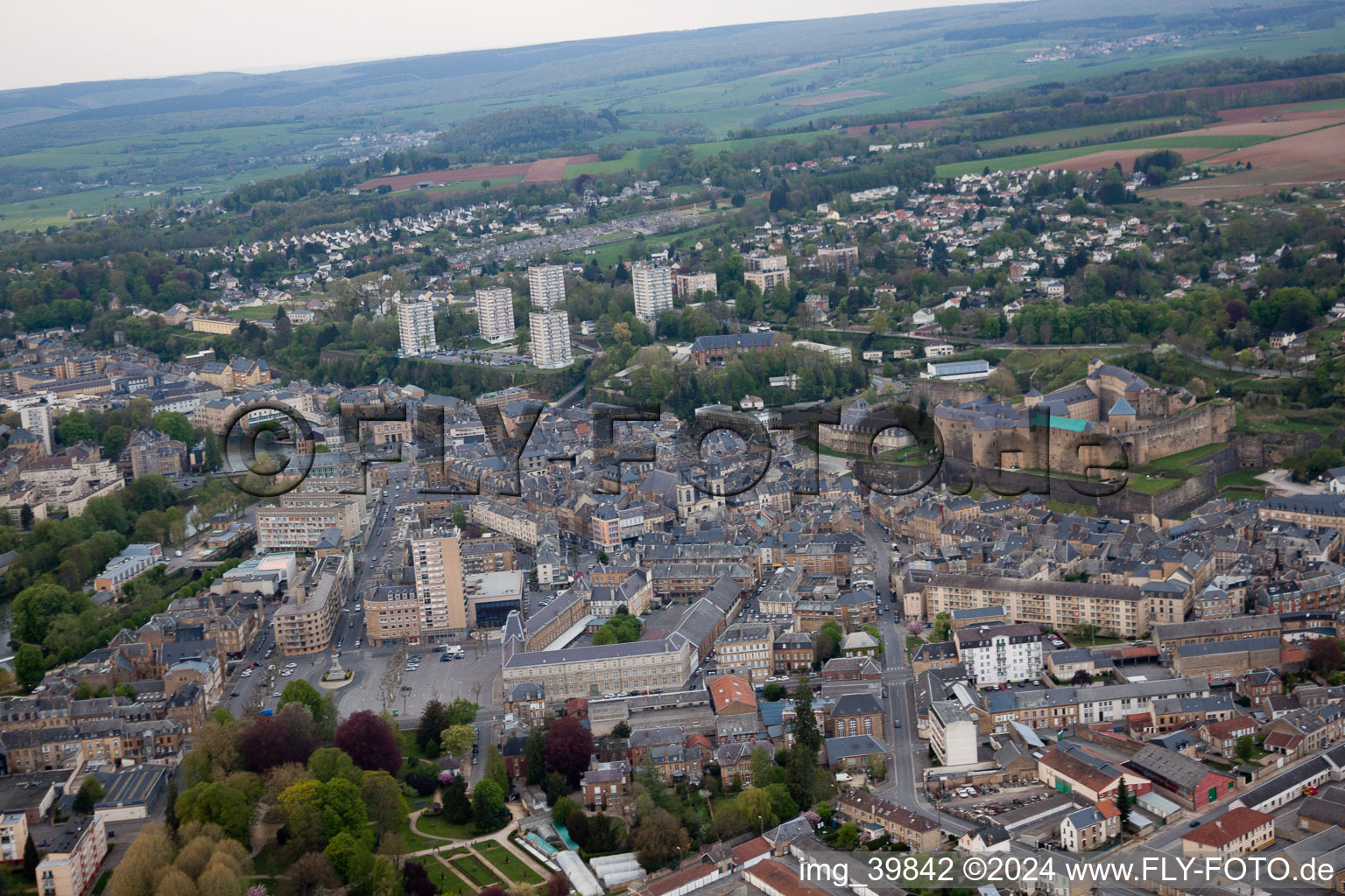 Vue oblique de Sedan dans le département Ardennes, France