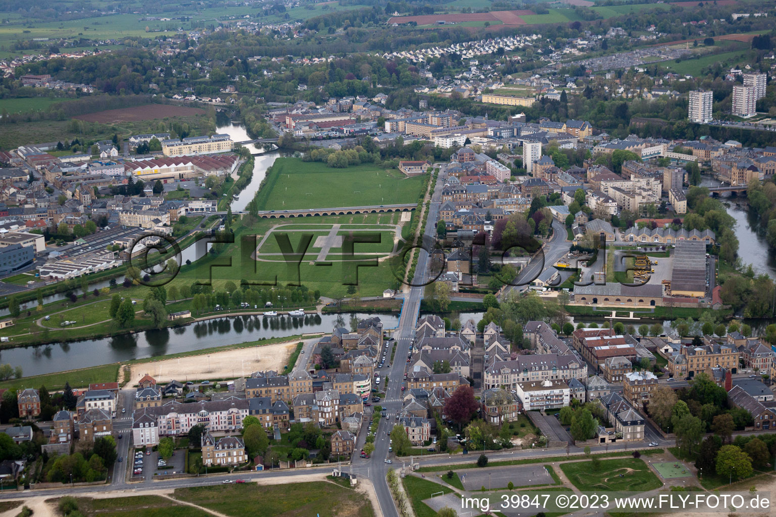 Vue aérienne de Wadelincourt dans le département Ardennes, France