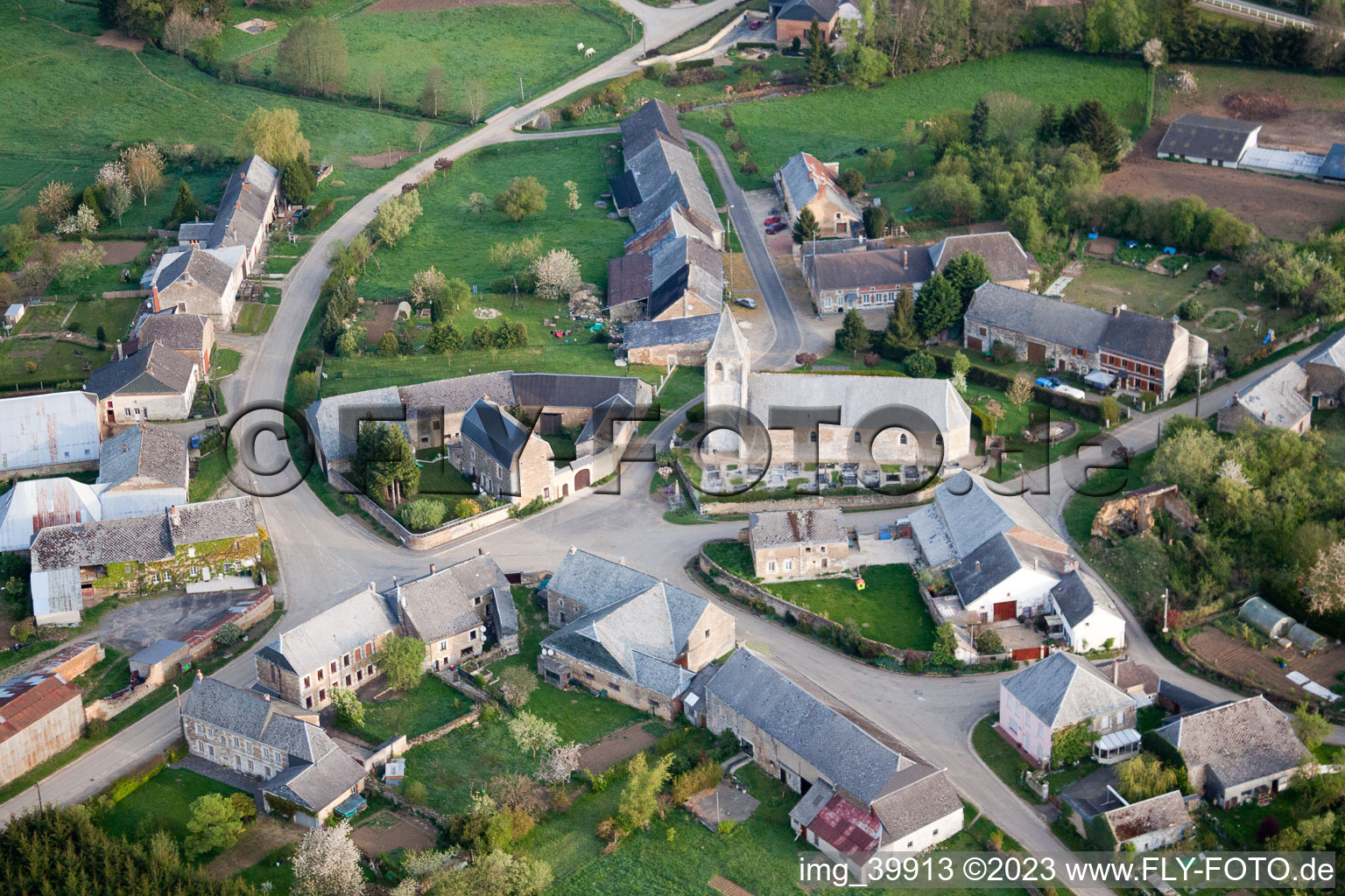 Vue aérienne de Antheny dans le département Ardennes, France