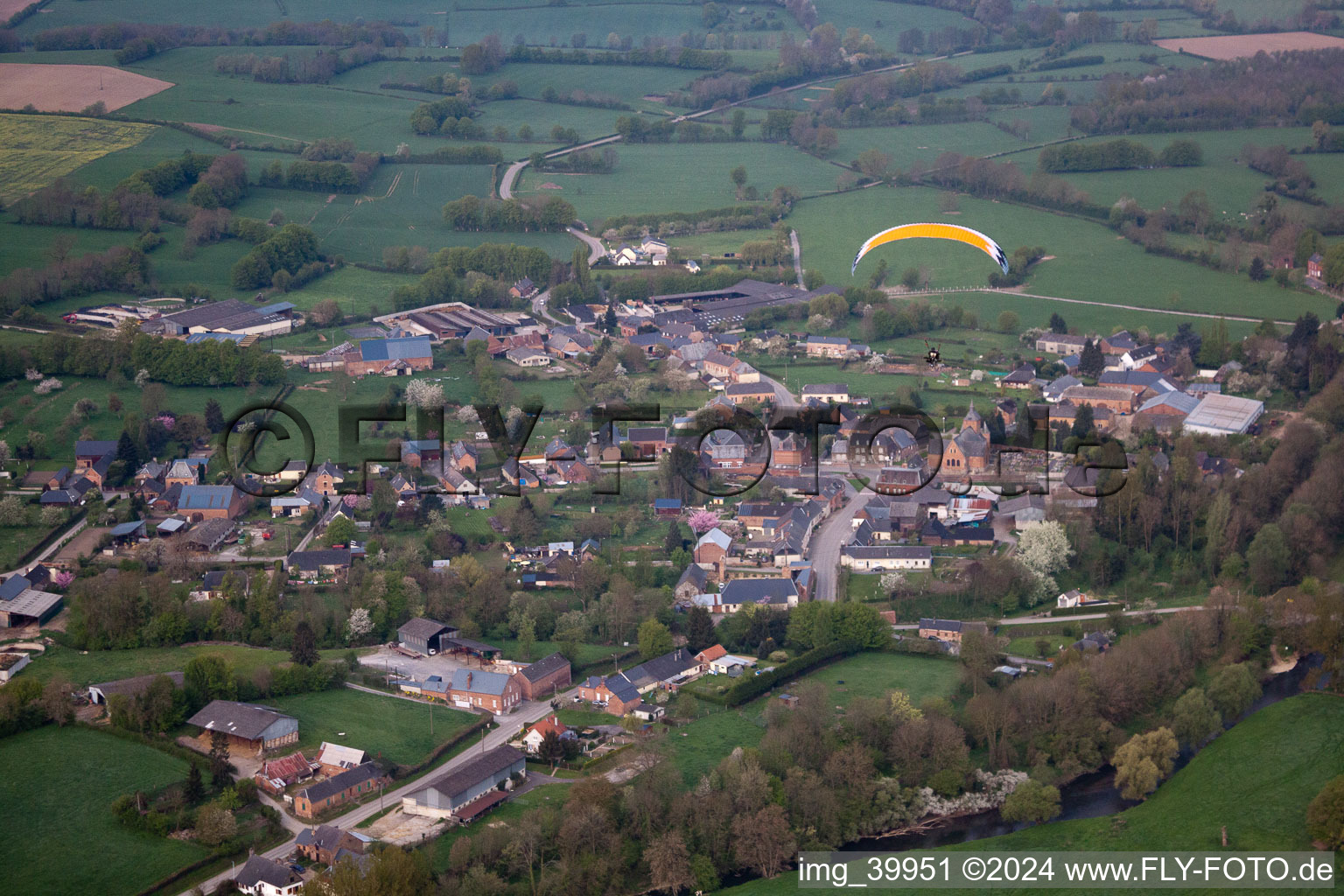 Vue aérienne de Autreppes dans le département Aisne, France