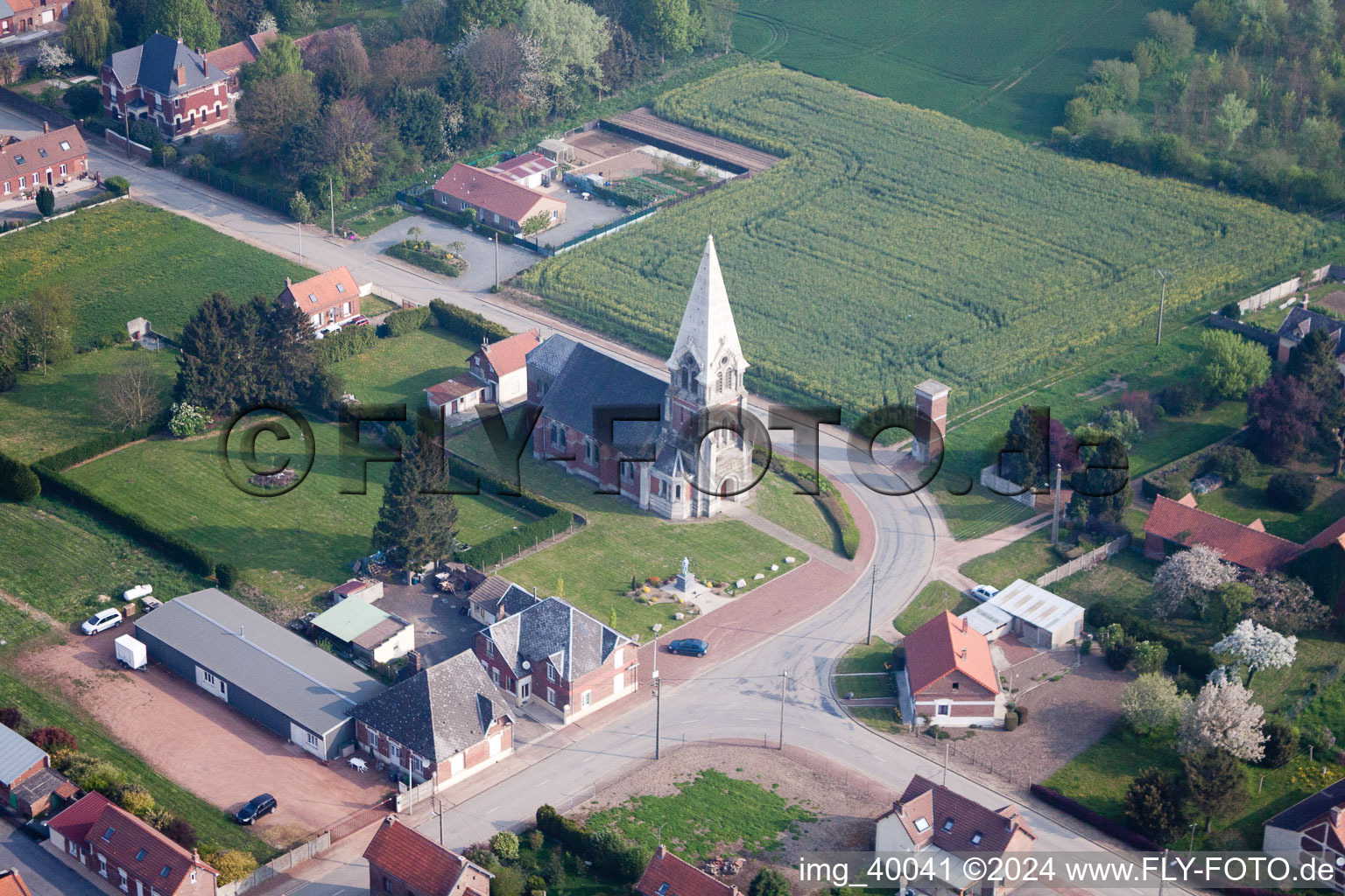 Vue aérienne de Neuville-Bourjonval dans le département Pas de Calais, France