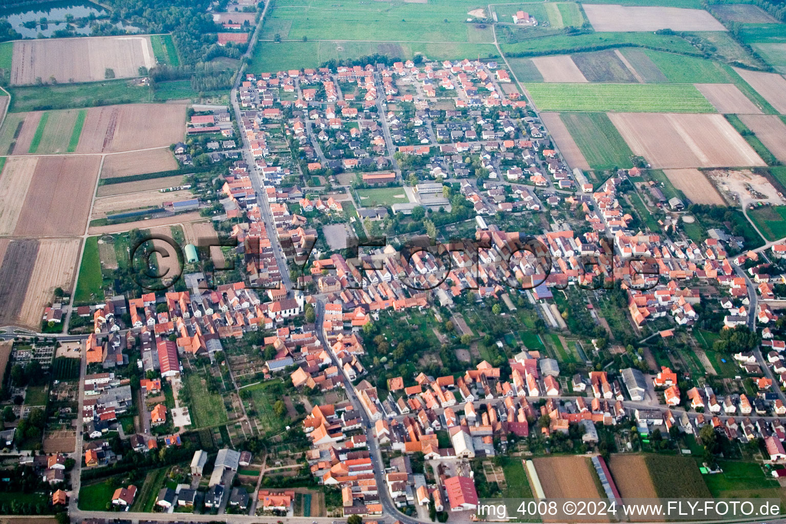 Vue aérienne de B. Landau à le quartier Ottersheim in Ottersheim bei Landau dans le département Rhénanie-Palatinat, Allemagne