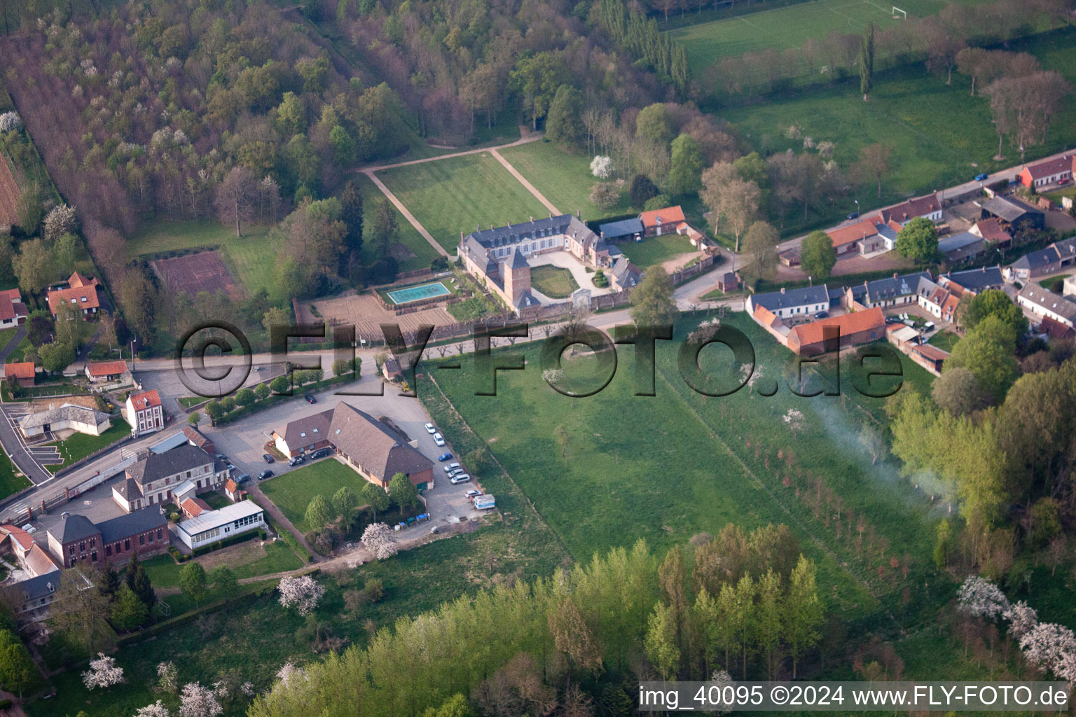 Vue aérienne de Rivière dans le département Pas de Calais, France