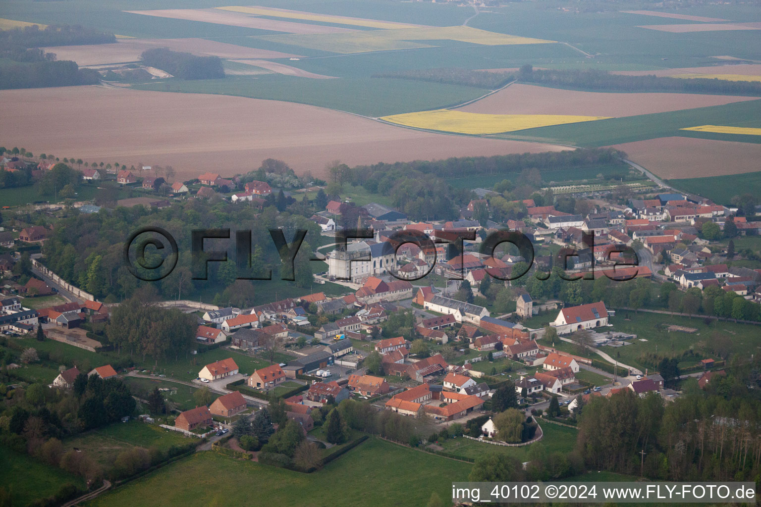 Vue aérienne de Habarcq dans le département Pas de Calais, France