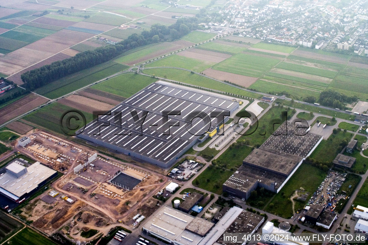 Vue aérienne de Prowell à Offenbach an der Queich dans le département Rhénanie-Palatinat, Allemagne