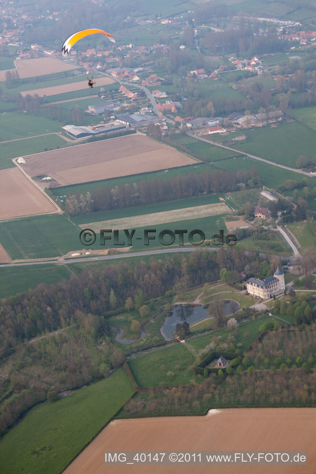Photographie aérienne de Saint-Martin-d'Hardinghem dans le département Pas de Calais, France