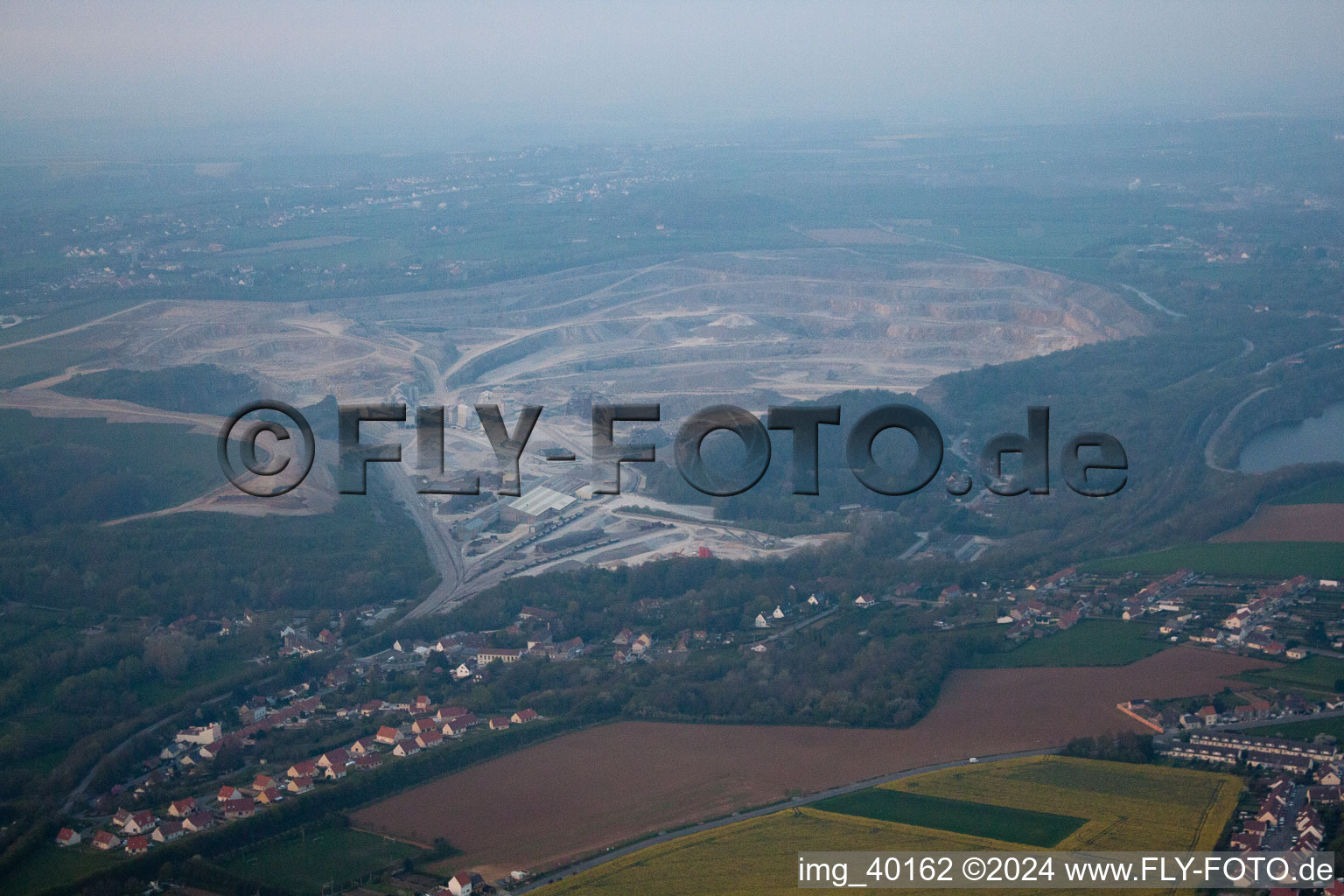 Vue aérienne de Rinxent dans le département Pas de Calais, France