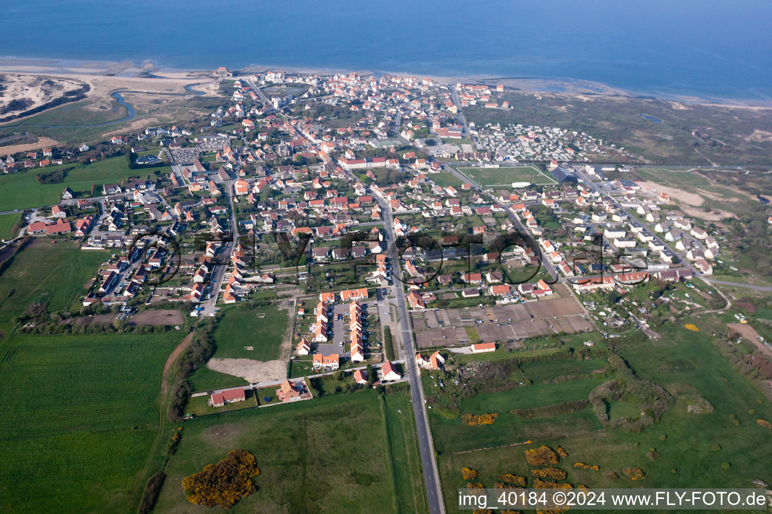 Vue aérienne de Ambleteuse dans le département Pas de Calais, France