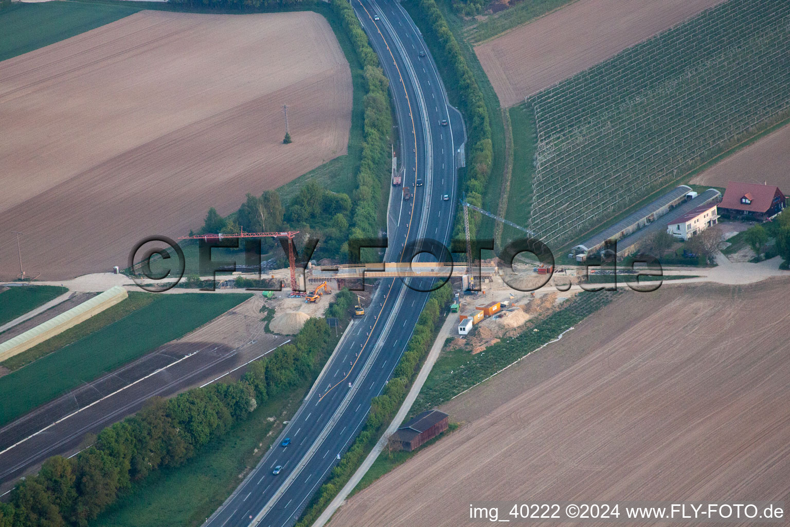 Nouvelle construction du pont A65 à Kandel dans le département Rhénanie-Palatinat, Allemagne d'en haut