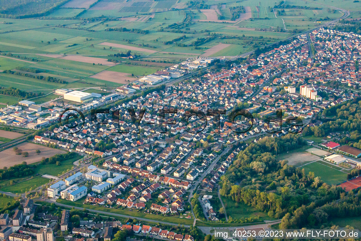 Vue aérienne de Quartier Mörsch in Rheinstetten dans le département Bade-Wurtemberg, Allemagne