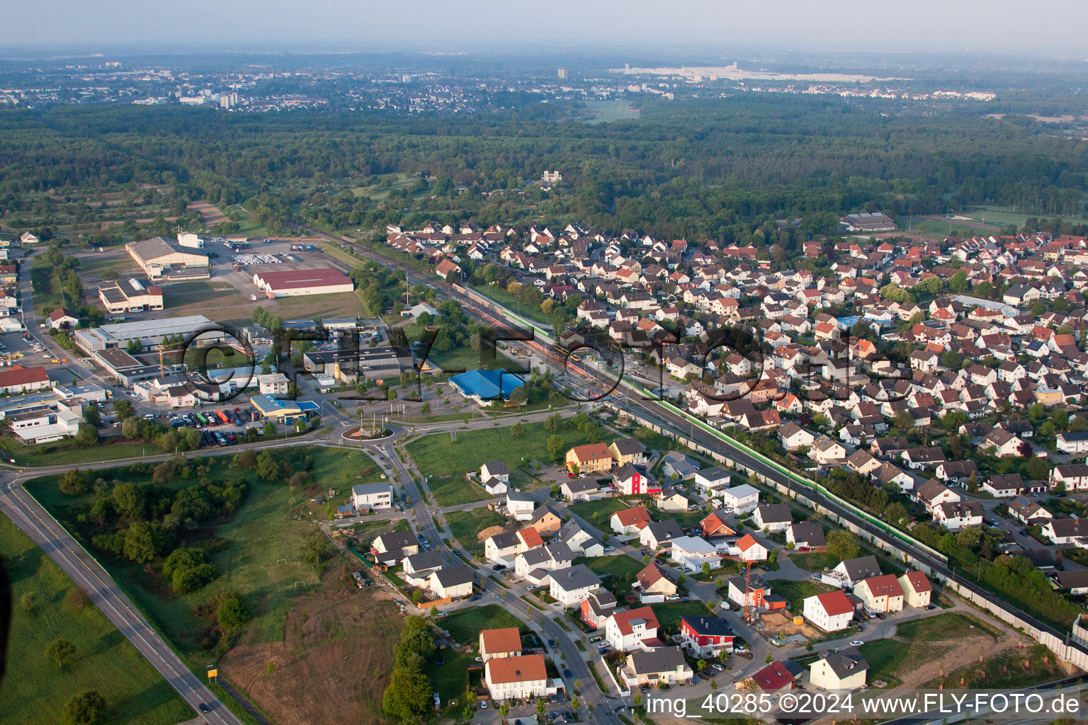 Ötigheim dans le département Bade-Wurtemberg, Allemagne d'un drone