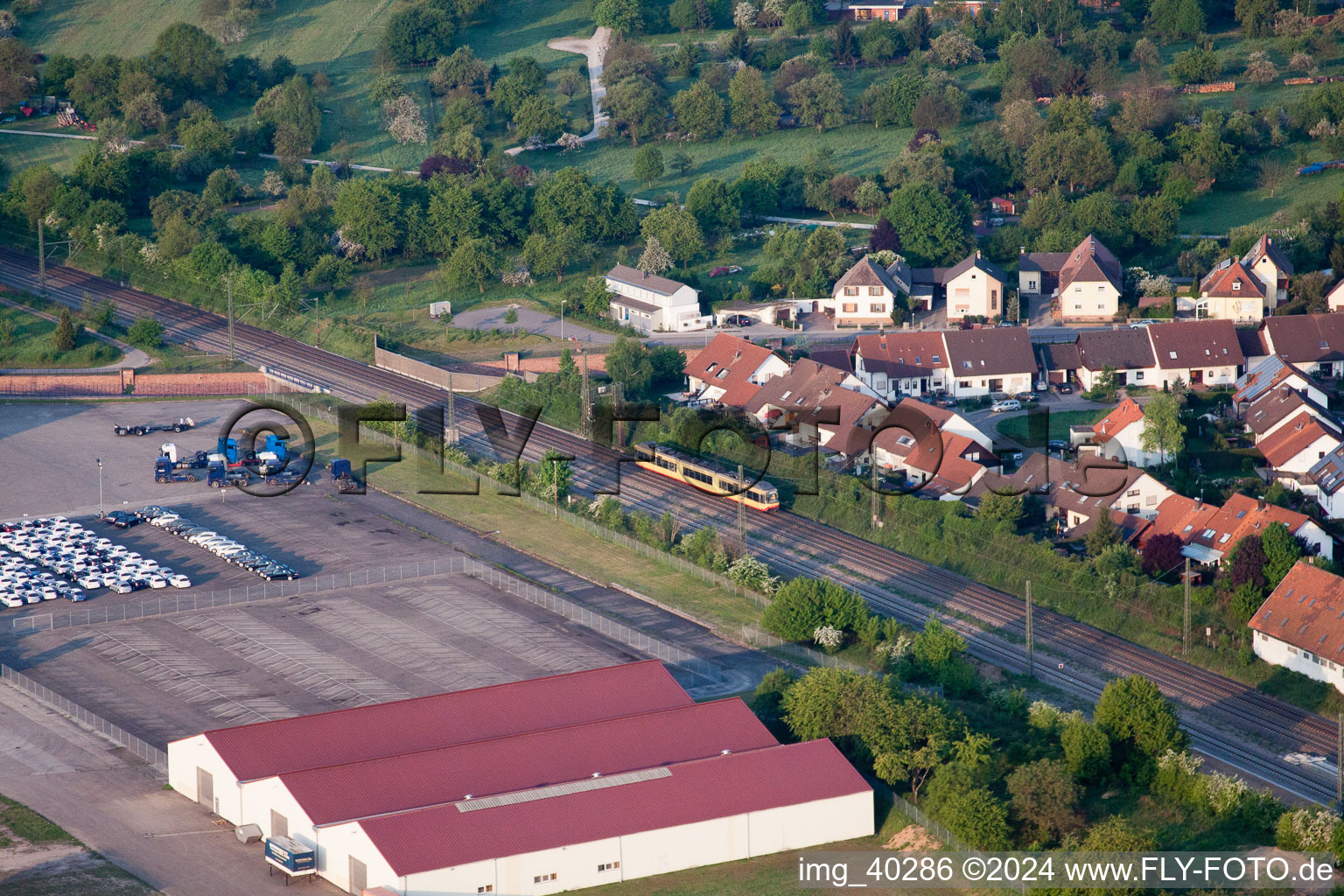 Ötigheim dans le département Bade-Wurtemberg, Allemagne vu d'un drone