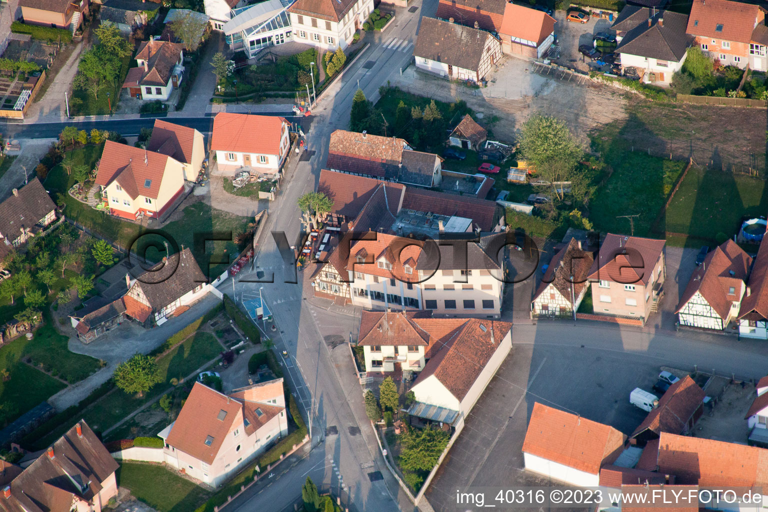 Munchhausen dans le département Bas Rhin, France du point de vue du drone