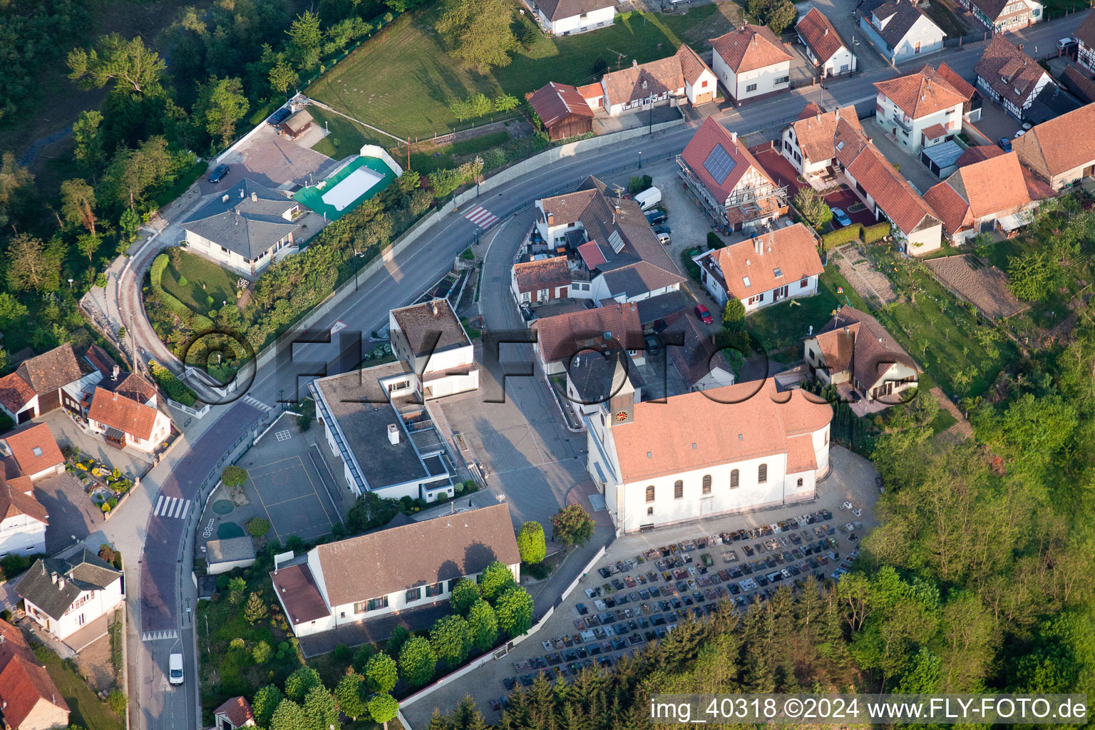 Munchhausen dans le département Bas Rhin, France vu d'un drone