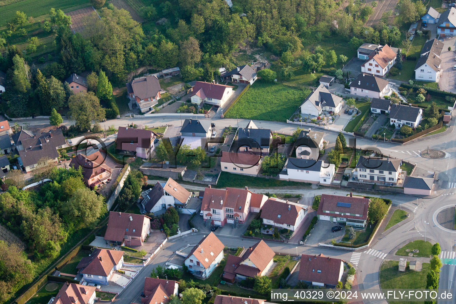 Mothern dans le département Bas Rhin, France du point de vue du drone