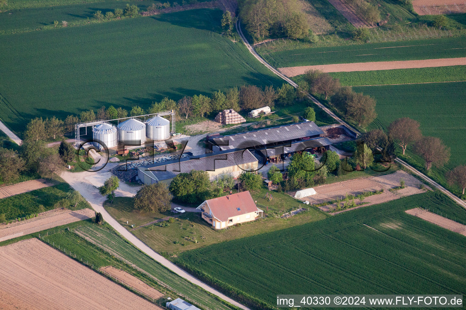 Mothern dans le département Bas Rhin, France d'un drone