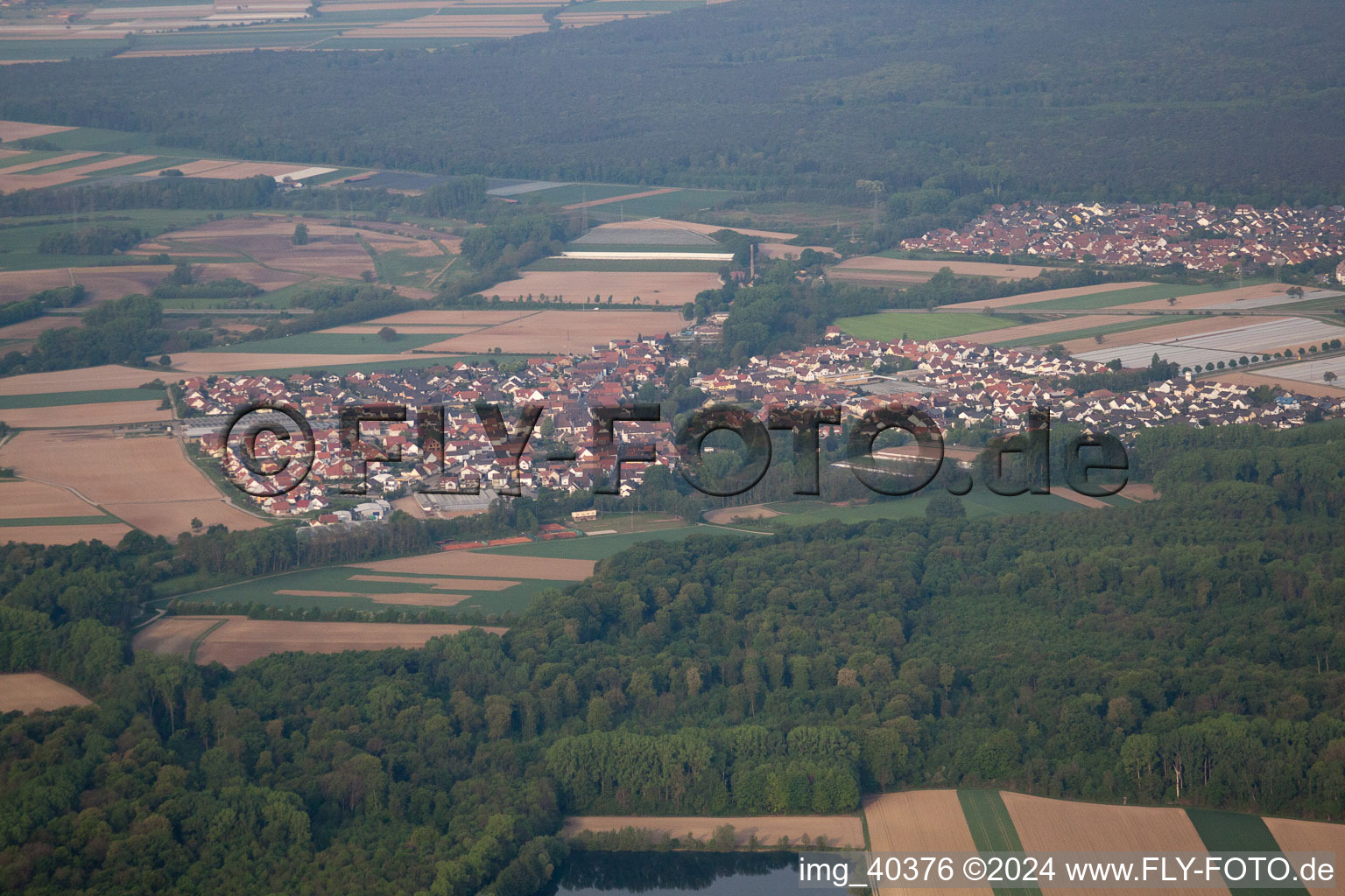 Vue aérienne de De l'est à Kuhardt dans le département Rhénanie-Palatinat, Allemagne