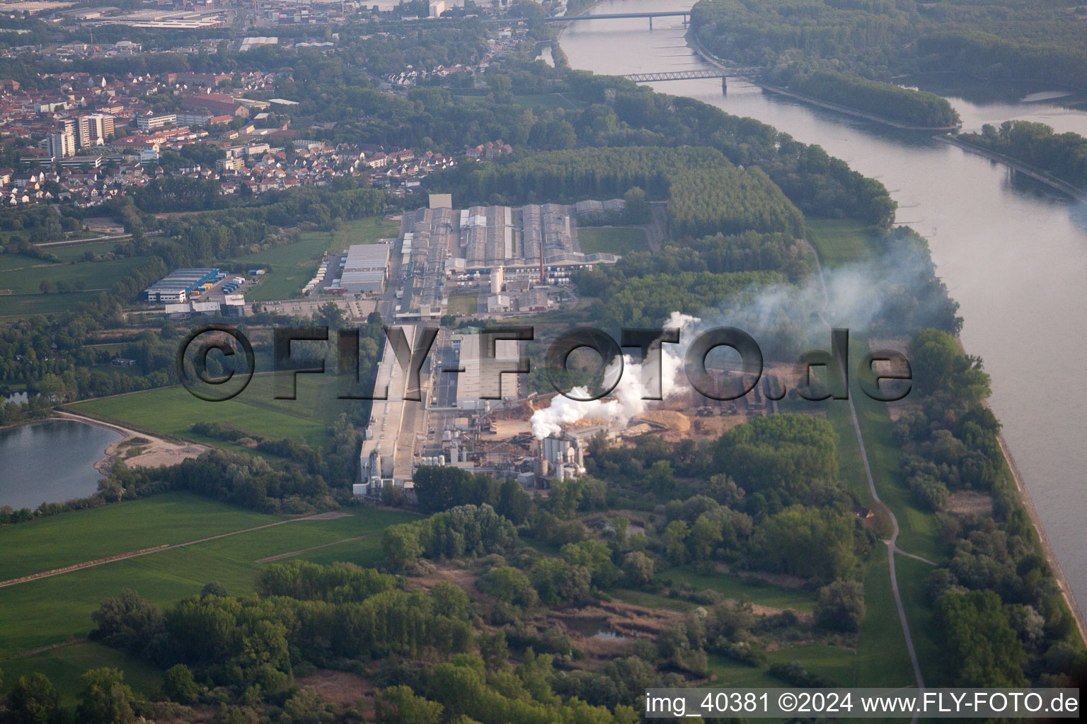 Vue aérienne de Zone industrielle de Nolde à Germersheim dans le département Rhénanie-Palatinat, Allemagne