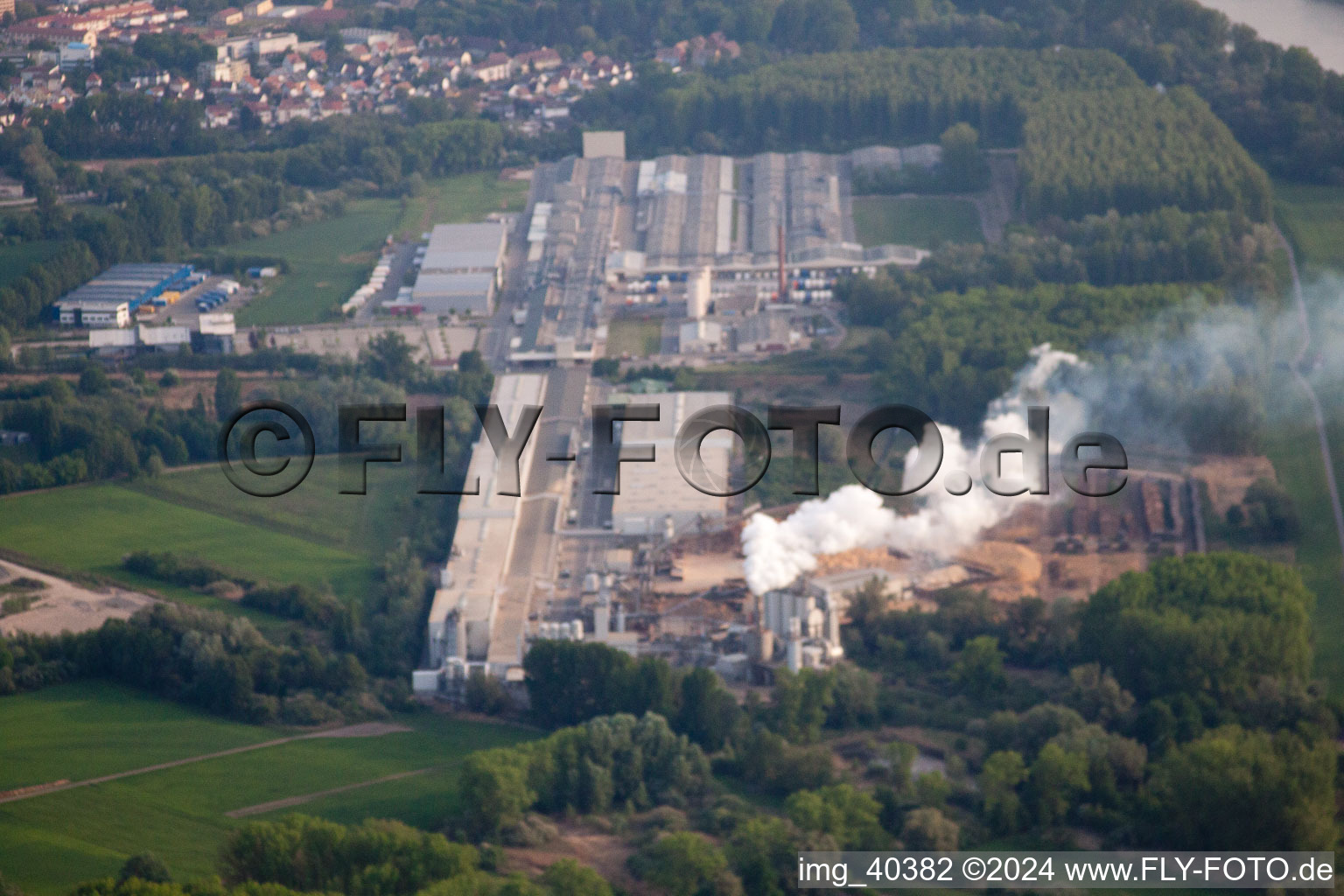 Vue aérienne de Zone industrielle de Nolde à Germersheim dans le département Rhénanie-Palatinat, Allemagne