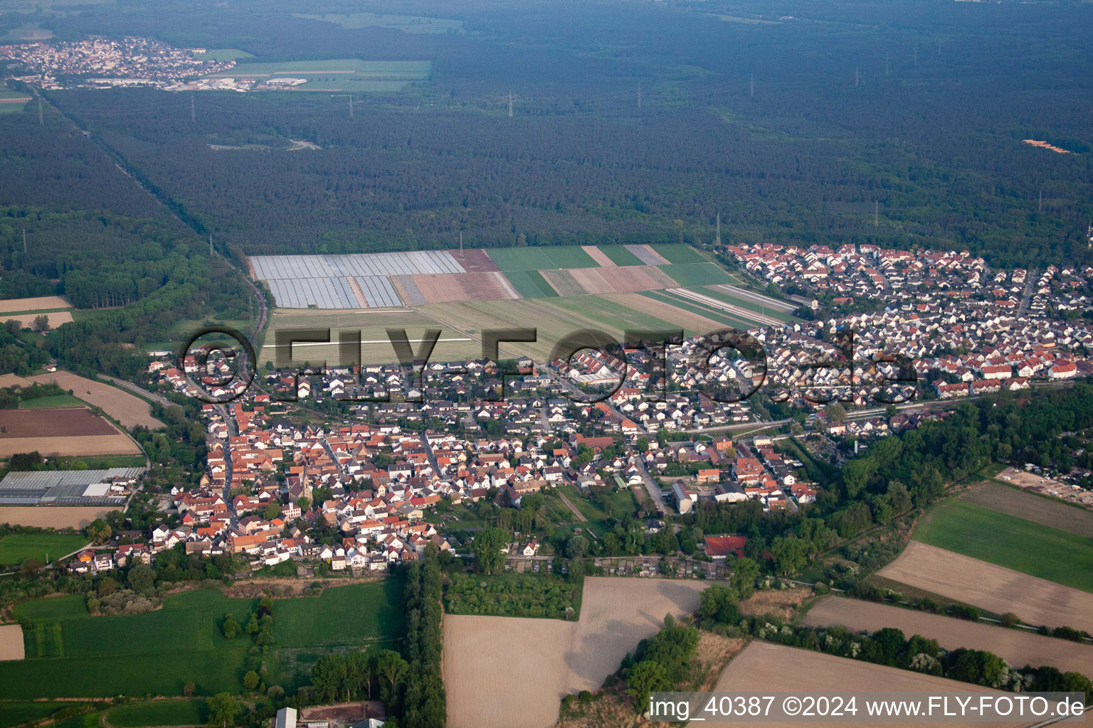 Quartier Sondernheim in Germersheim dans le département Rhénanie-Palatinat, Allemagne d'un drone