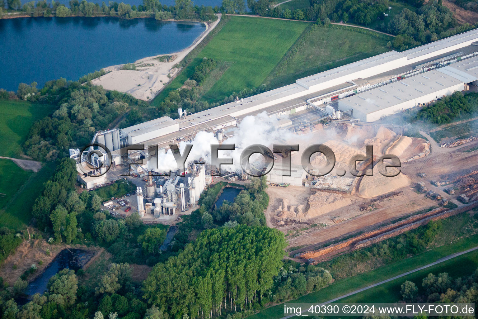 Zone industrielle de Nolde à Germersheim dans le département Rhénanie-Palatinat, Allemagne d'en haut