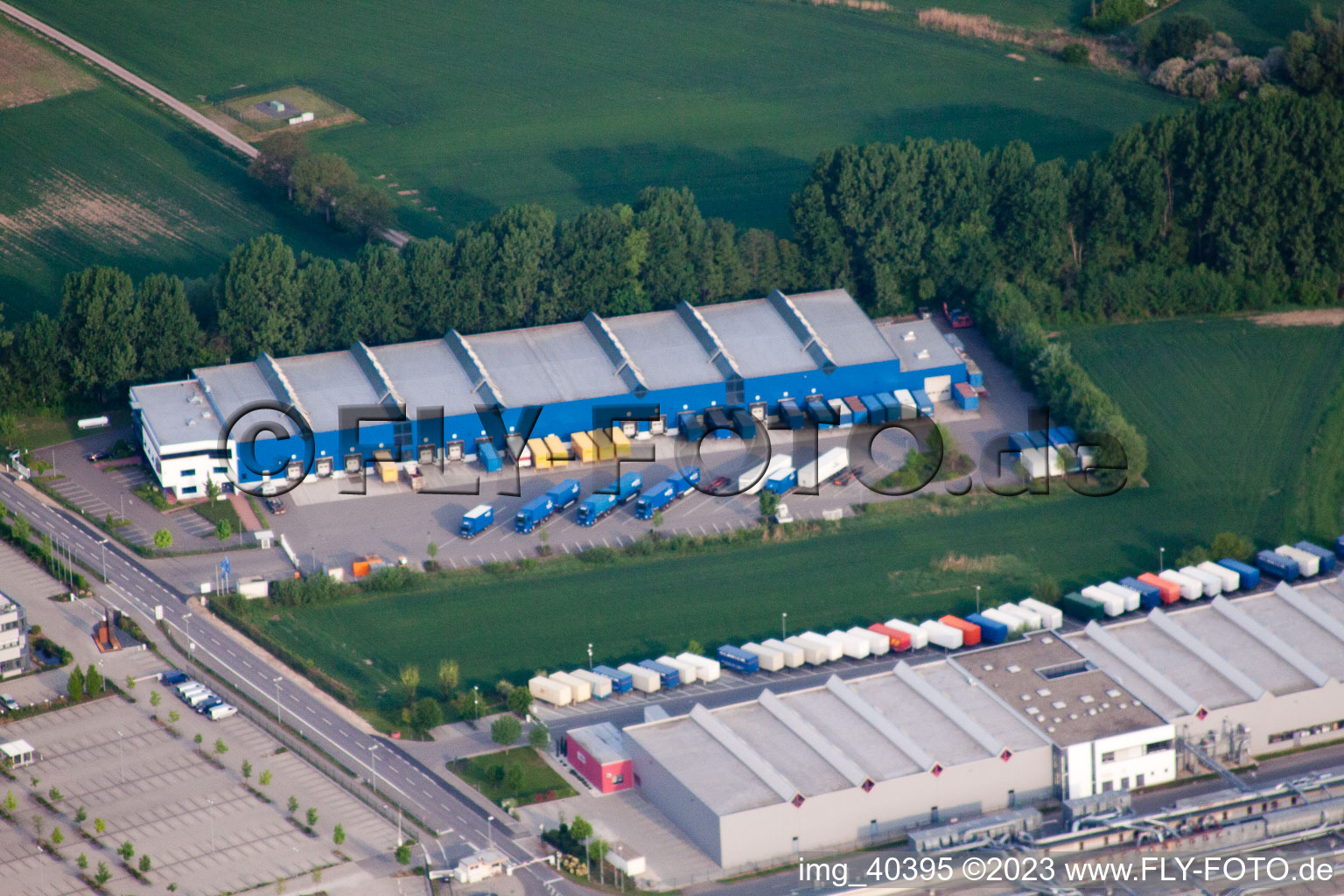 Zone industrielle de Nolde à Germersheim dans le département Rhénanie-Palatinat, Allemagne vue du ciel
