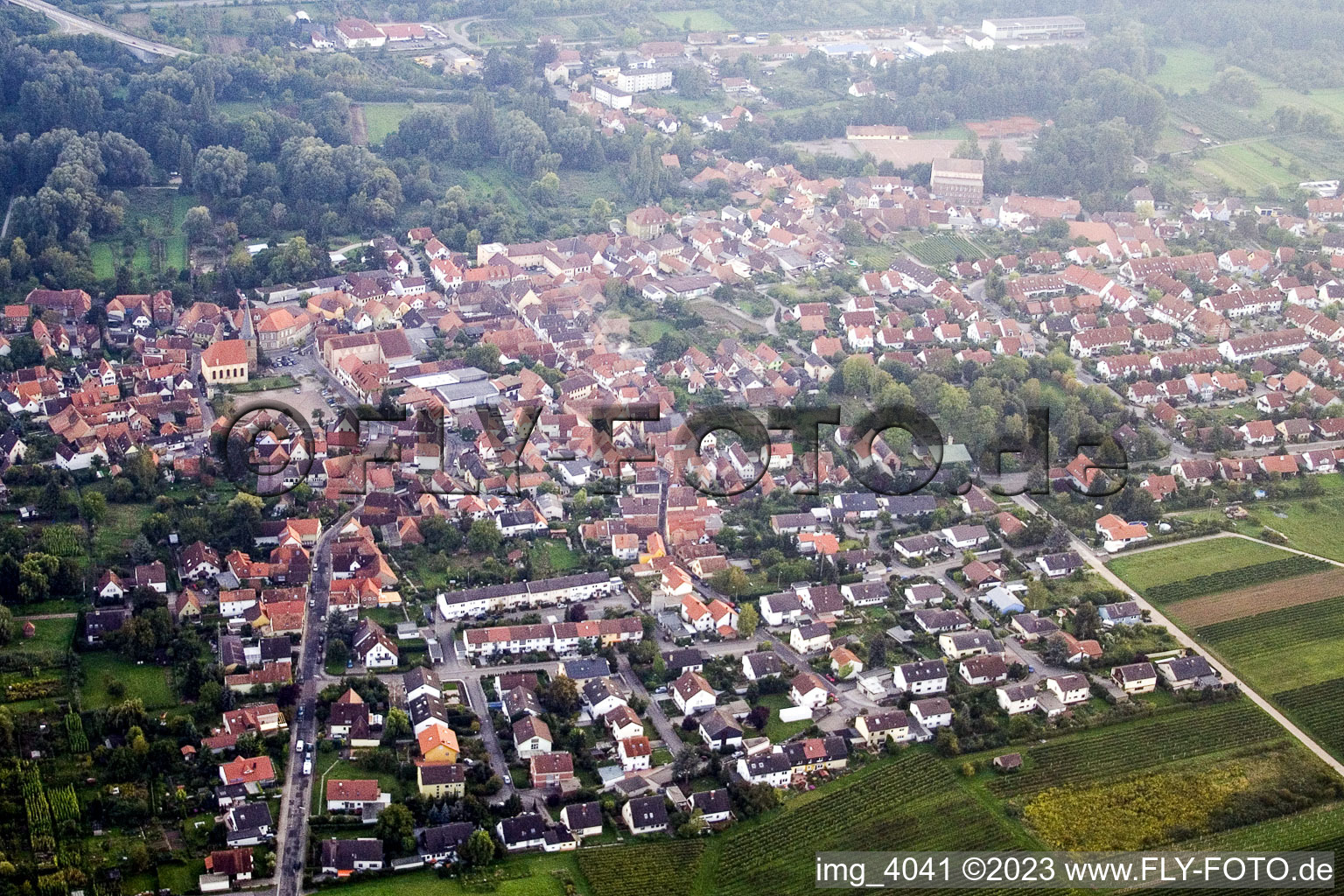 Vue aérienne de Du nord à le quartier Godramstein in Landau in der Pfalz dans le département Rhénanie-Palatinat, Allemagne