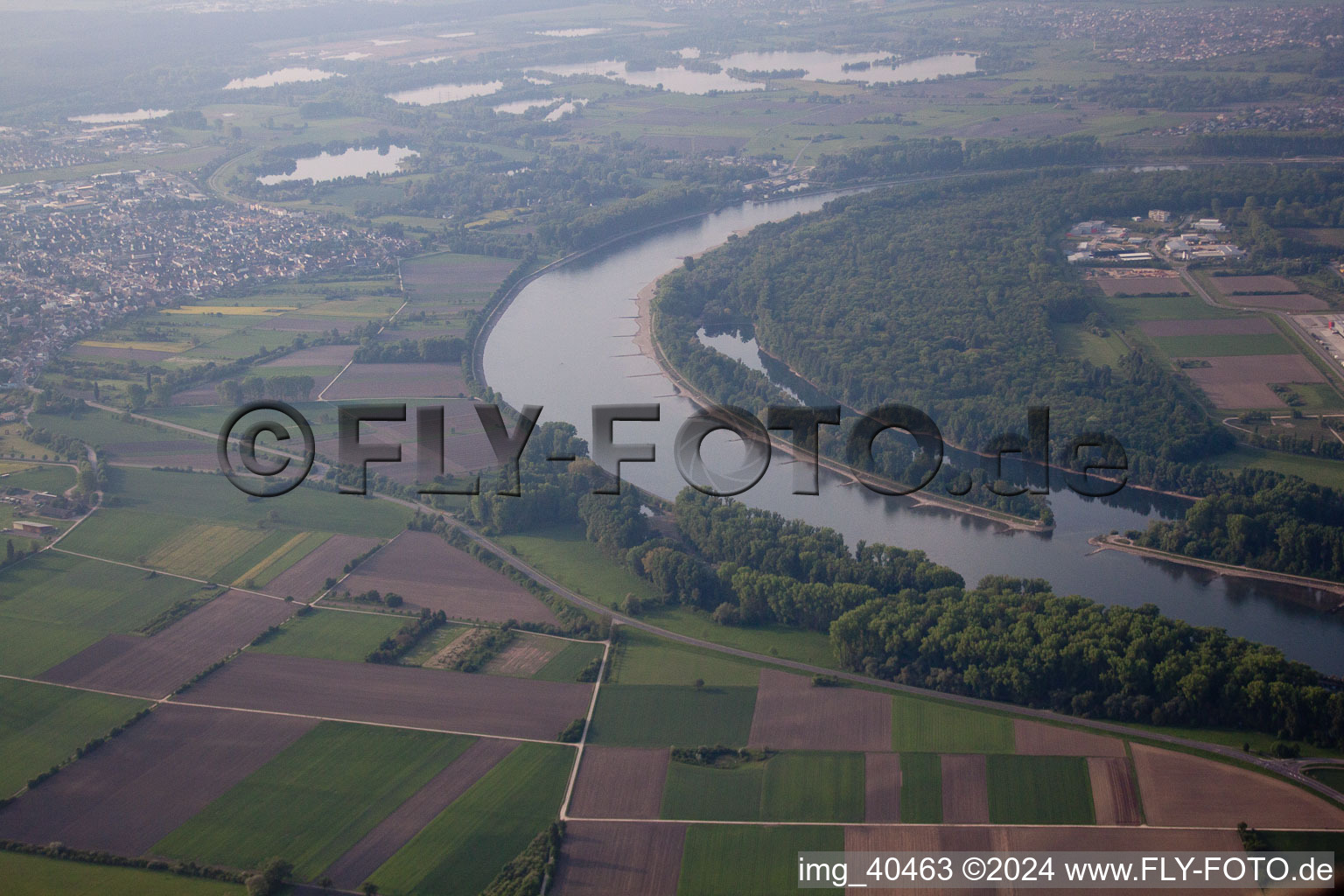 Altlußheim dans le département Bade-Wurtemberg, Allemagne depuis l'avion