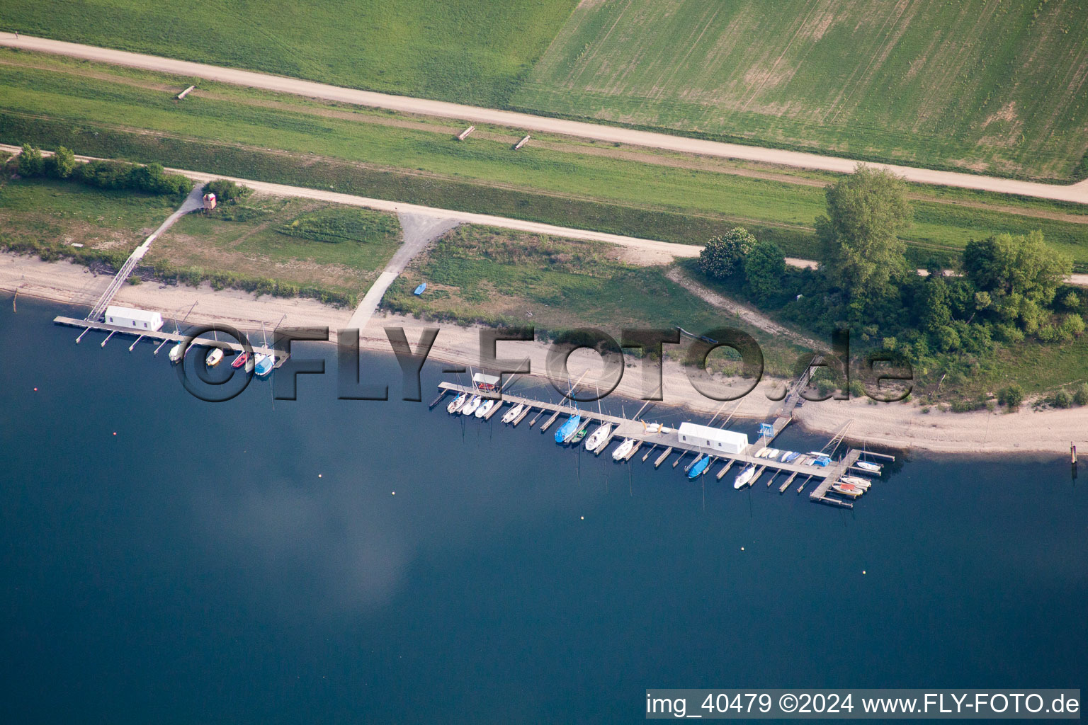 Vue d'oiseau de Otterstadt dans le département Rhénanie-Palatinat, Allemagne