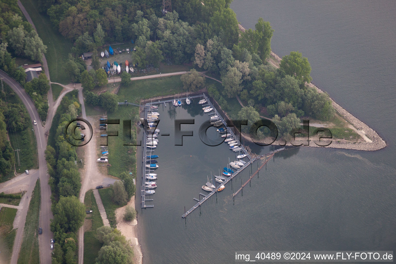 Vue aérienne de Yacht club à Waldsee dans le département Rhénanie-Palatinat, Allemagne