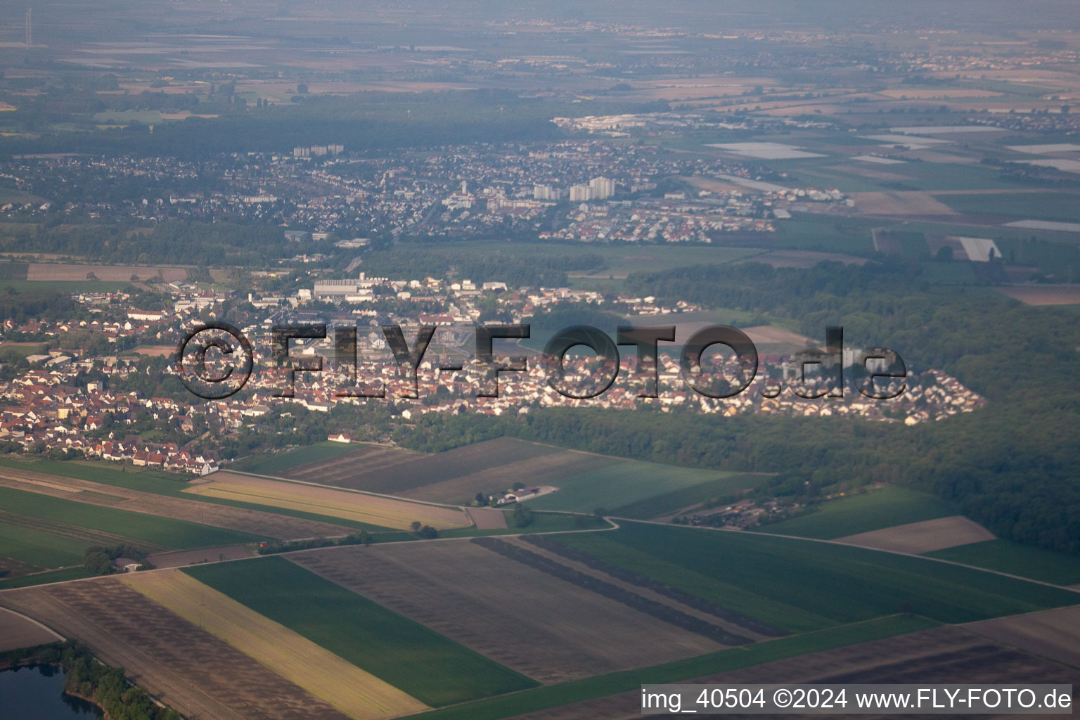 Vue aérienne de Altrip dans le département Rhénanie-Palatinat, Allemagne