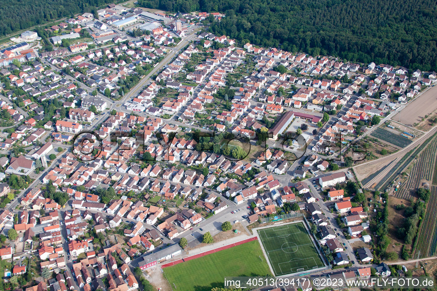 Vue d'oiseau de Jockgrim dans le département Rhénanie-Palatinat, Allemagne