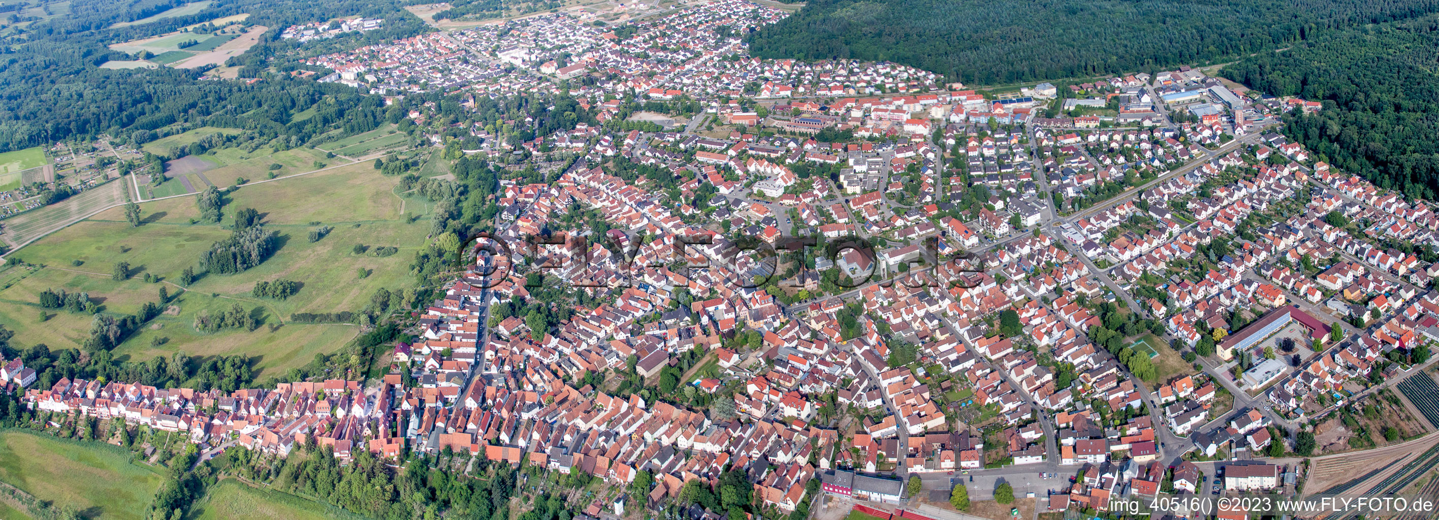 Jockgrim dans le département Rhénanie-Palatinat, Allemagne vue du ciel