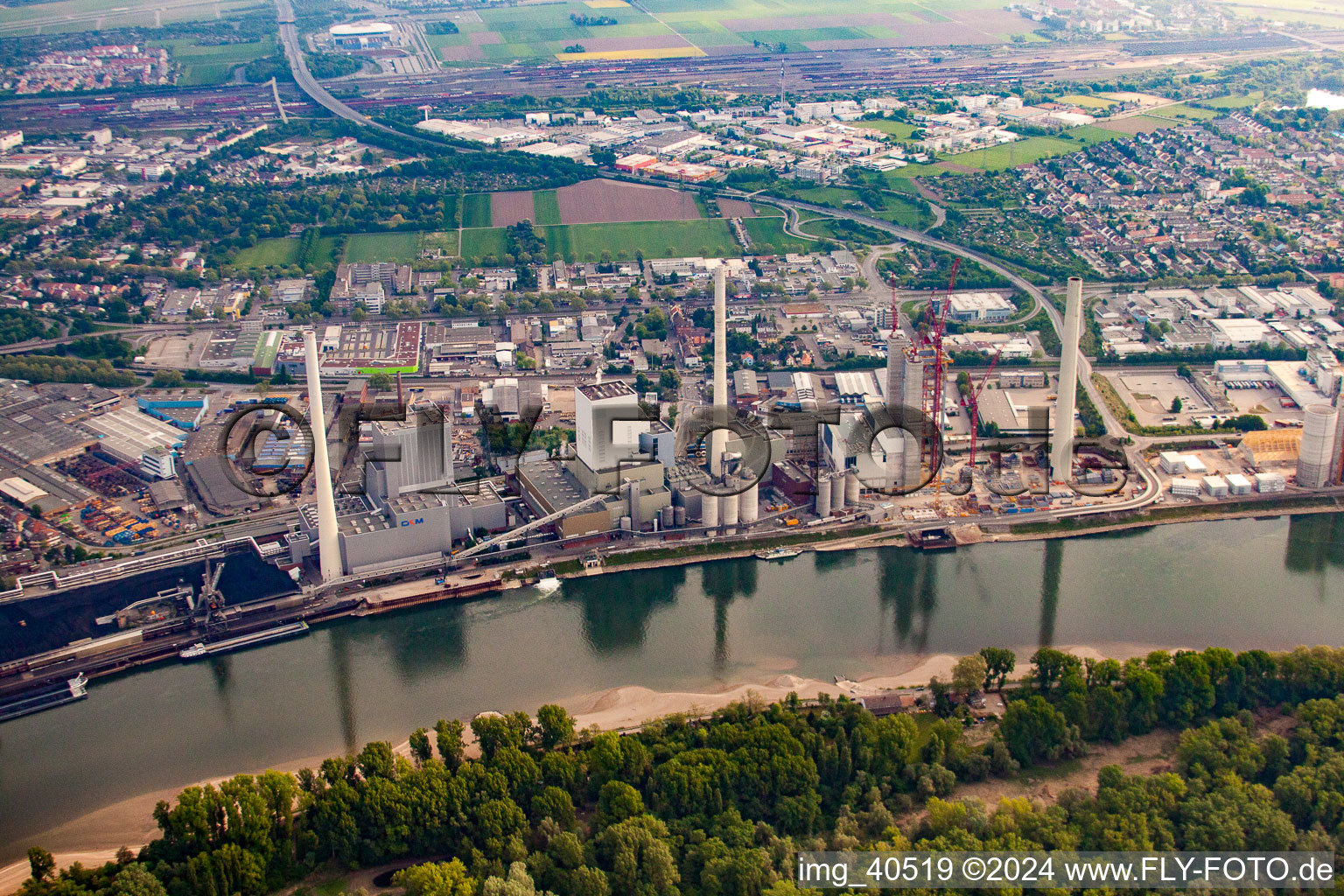 GKM à le quartier Neckarau in Mannheim dans le département Bade-Wurtemberg, Allemagne vue d'en haut