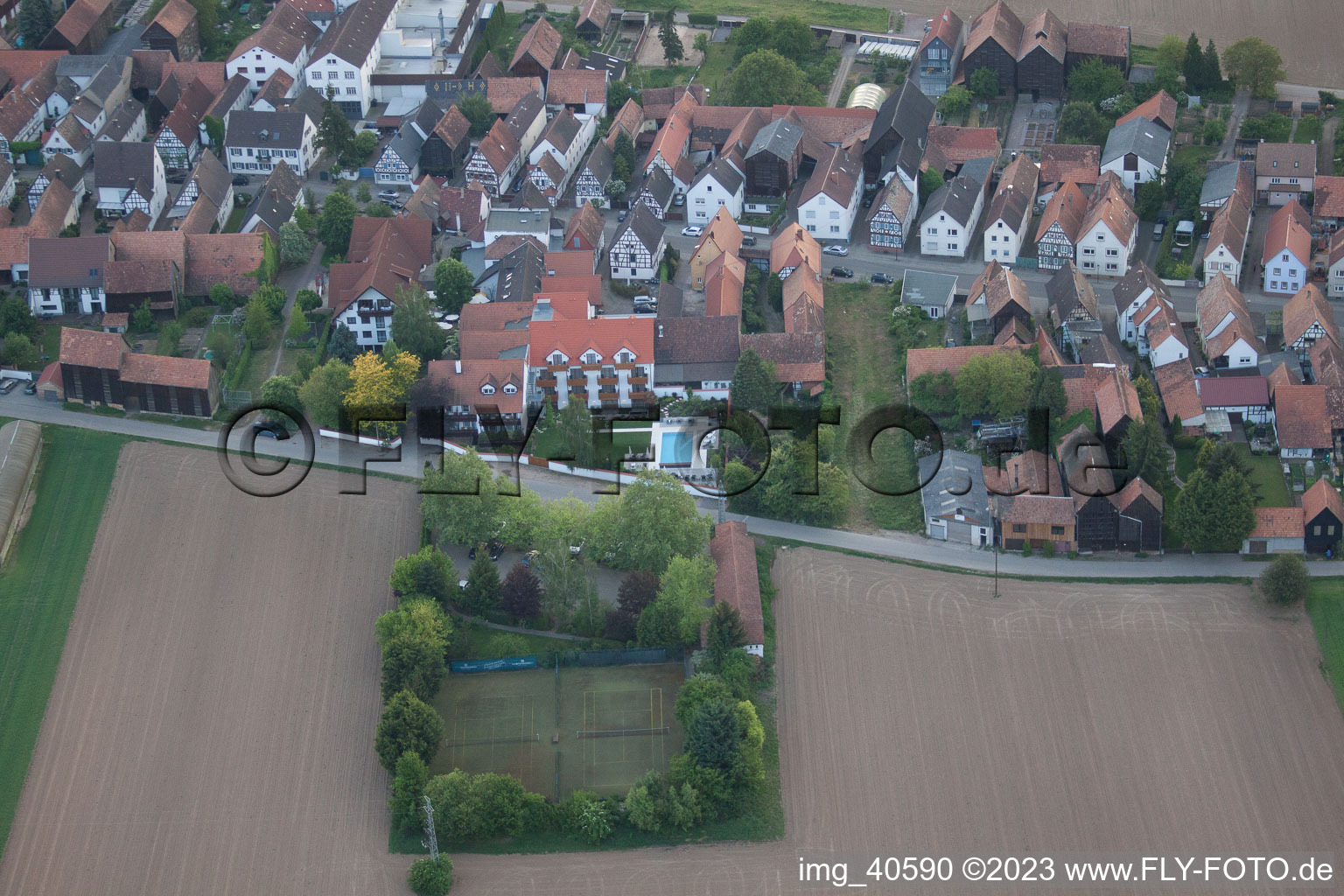 Quartier Hayna in Herxheim bei Landau dans le département Rhénanie-Palatinat, Allemagne du point de vue du drone