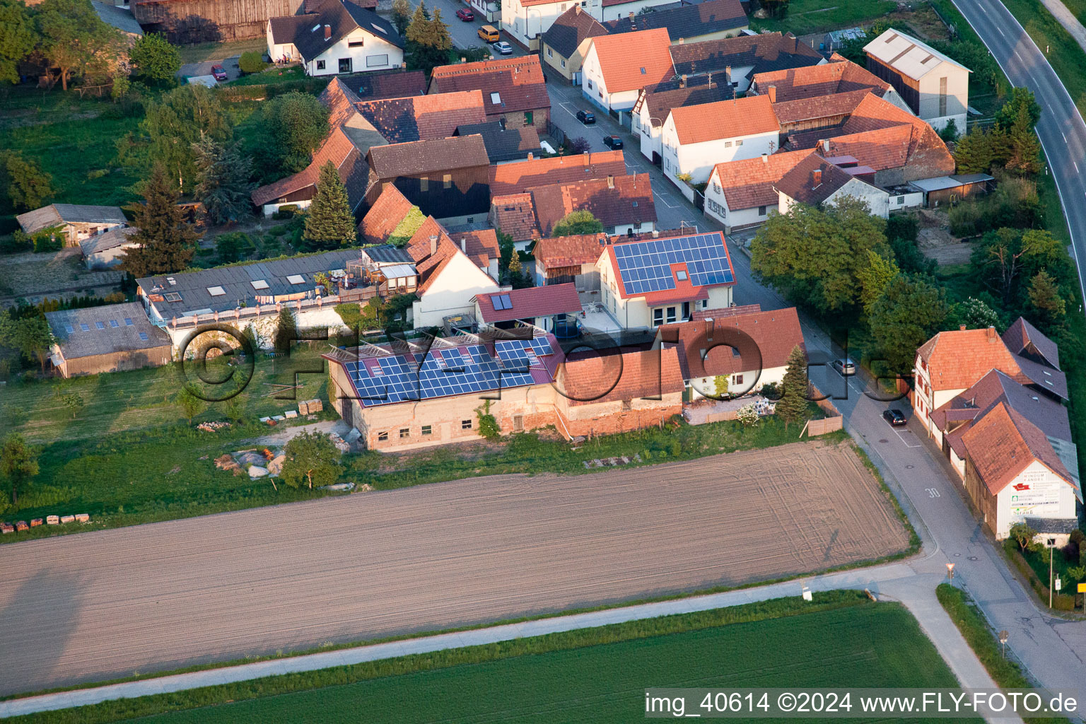 Brehmstr à le quartier Minderslachen in Kandel dans le département Rhénanie-Palatinat, Allemagne hors des airs