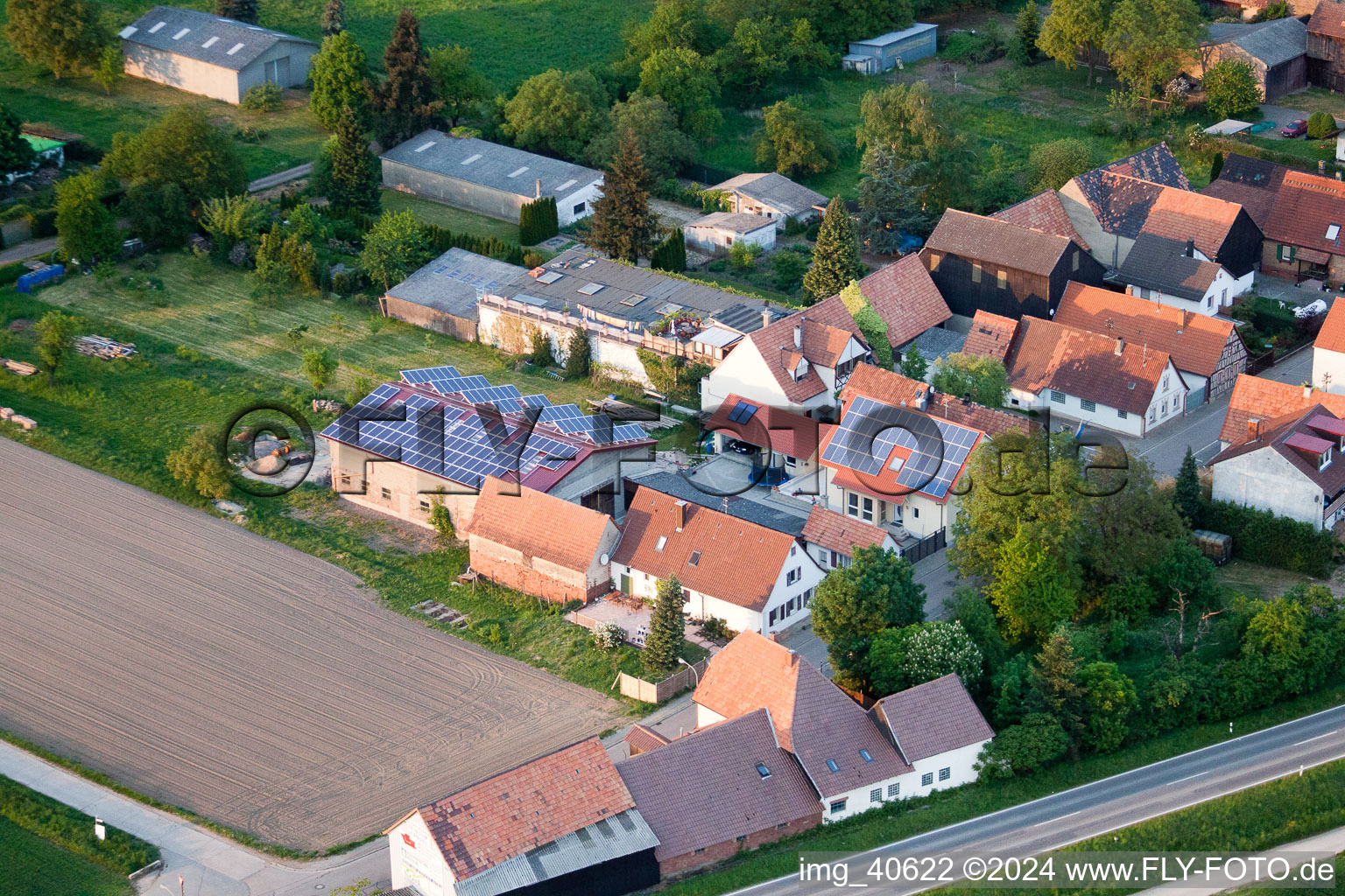 Brehmstr à le quartier Minderslachen in Kandel dans le département Rhénanie-Palatinat, Allemagne vue du ciel