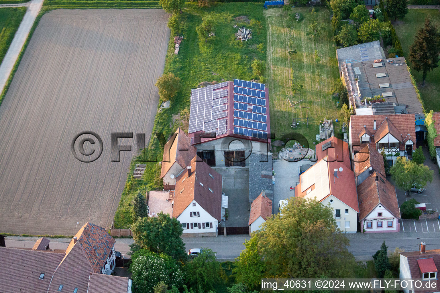 Brehmstr à le quartier Minderslachen in Kandel dans le département Rhénanie-Palatinat, Allemagne du point de vue du drone