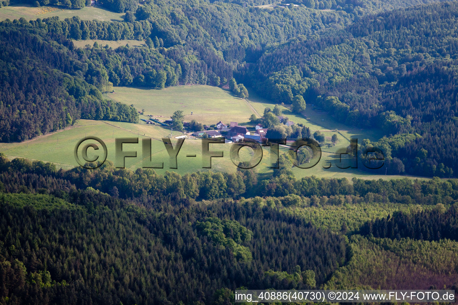 Vue aérienne de Hôtel Ransbrunnerhof à Eppenbrunn dans le département Rhénanie-Palatinat, Allemagne